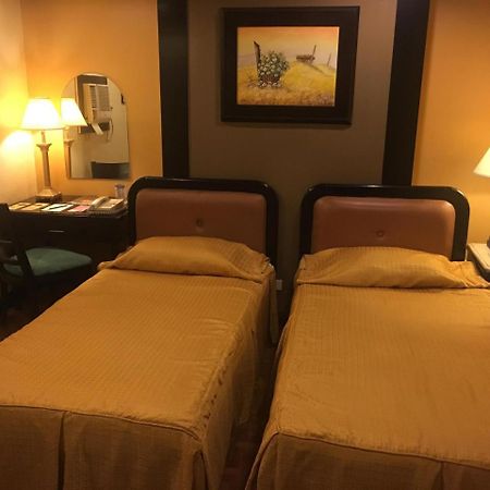 Lourdes Suites Makati City Екстер'єр фото