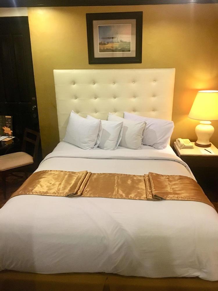 Lourdes Suites Makati City Екстер'єр фото