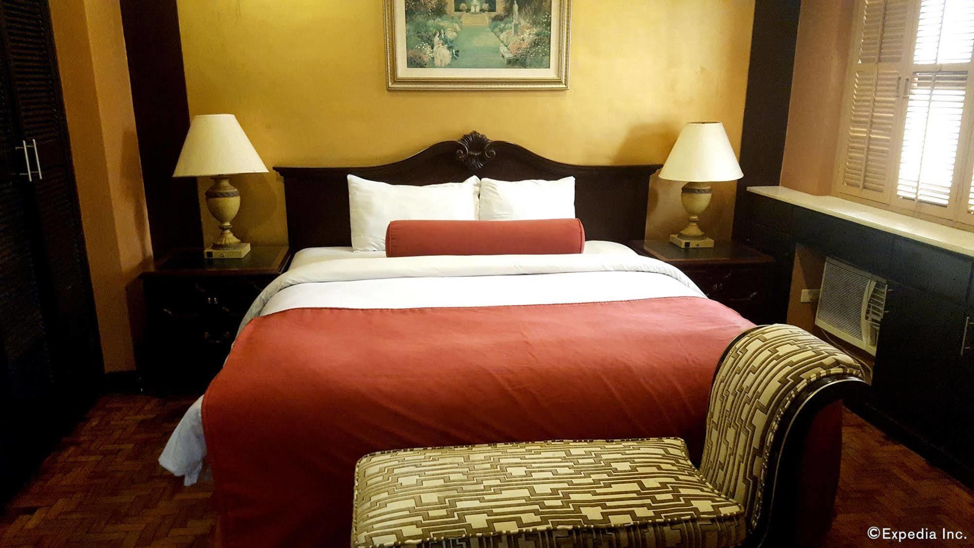 Lourdes Suites Makati City Екстер'єр фото