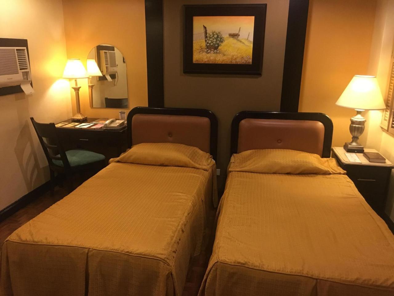 Lourdes Suites Makati City Екстер'єр фото