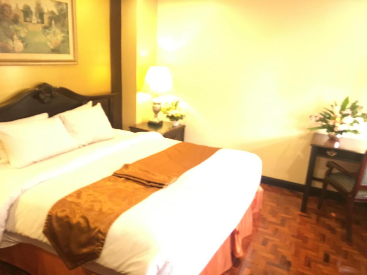 Lourdes Suites Makati City Екстер'єр фото