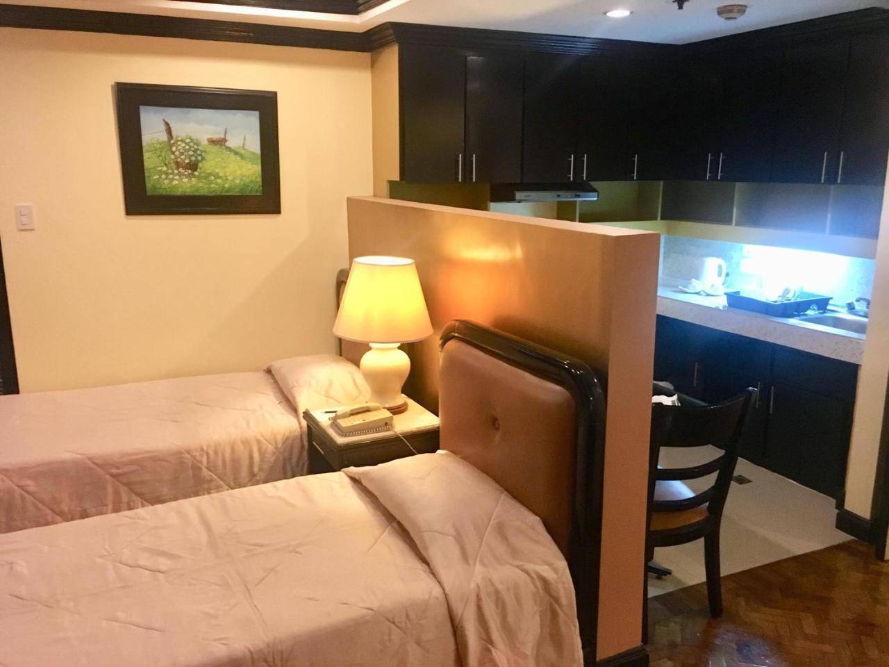 Lourdes Suites Makati City Екстер'єр фото