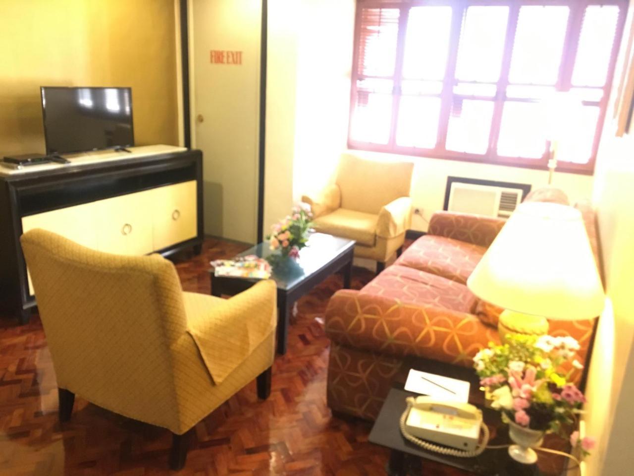 Lourdes Suites Makati City Екстер'єр фото
